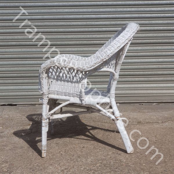 White Wicker Table And Chairs Set