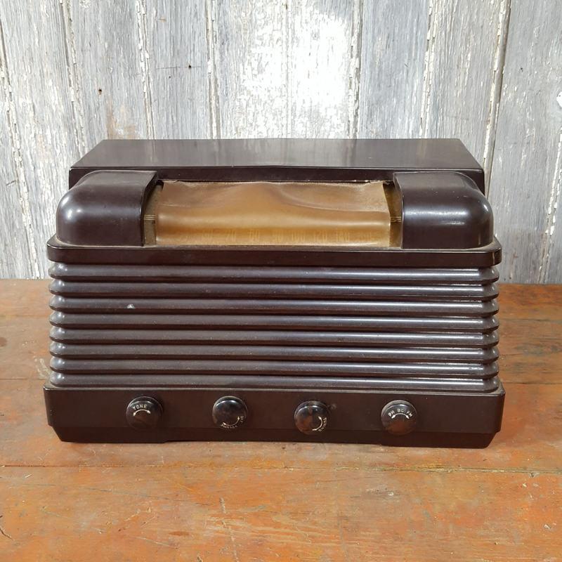 Vintage Truetone Radio | Tramps Prop Hire